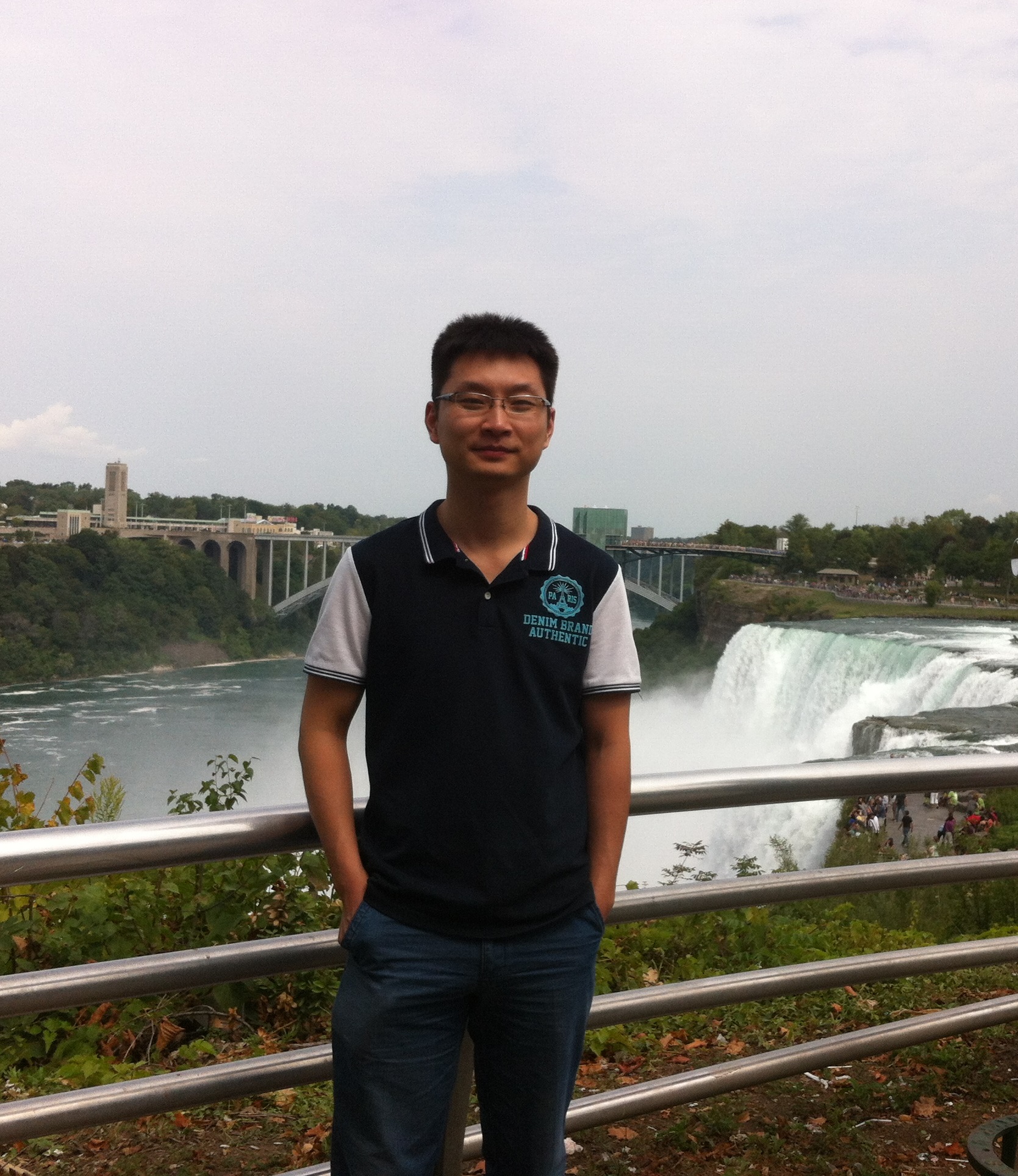 开云手机网页版登录入口创新论坛第一千四百五十九讲：Ultra-cold gases---A “hot” dish of the “coldest” matter in physics