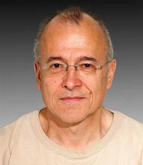 开云手机网页版登录入口创新论坛第一千六百一十八讲：How fast-spreading ocean crust is formed: benefits from large- and small-scale sampling in the Oman ophiolite