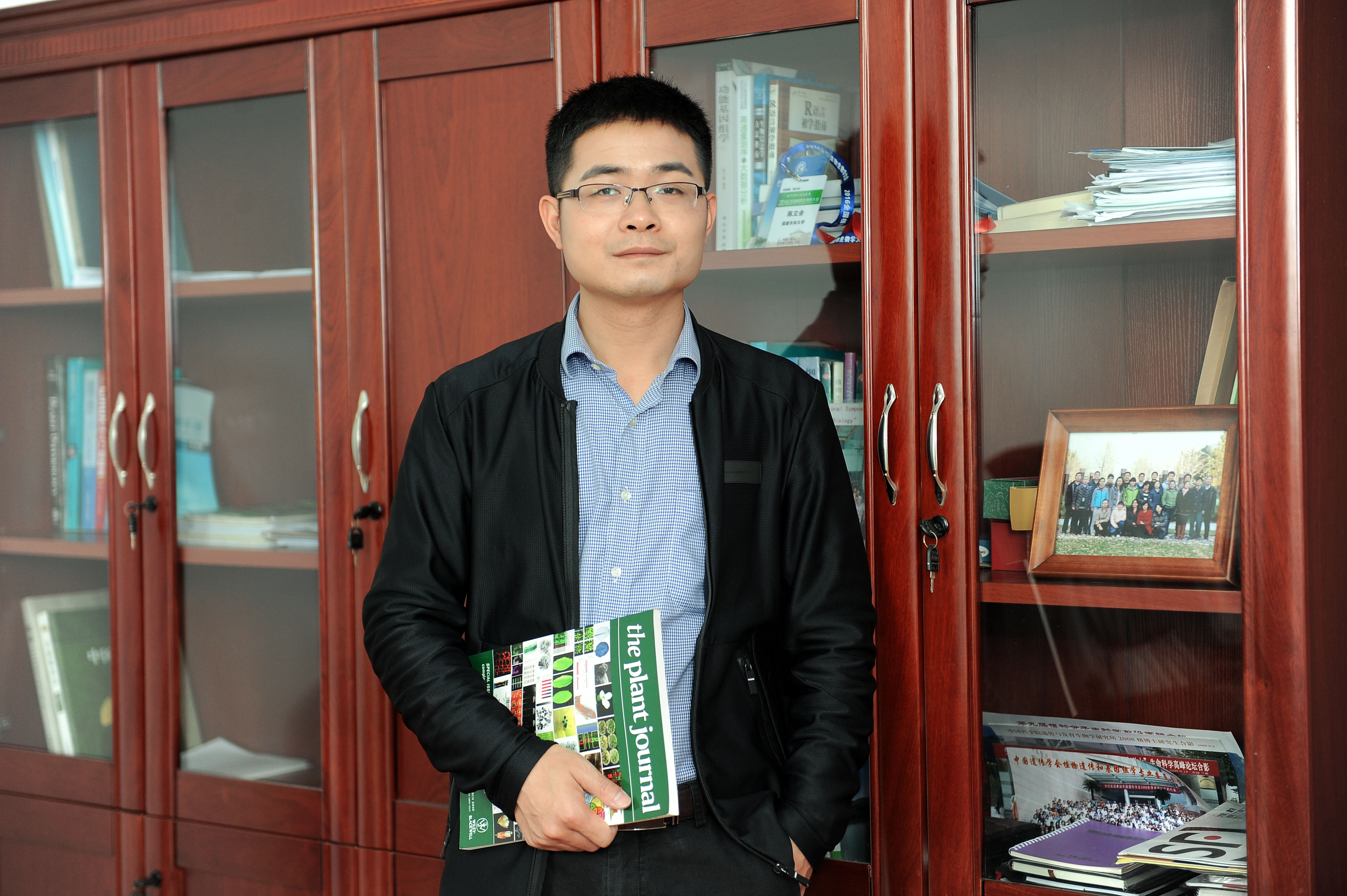 开云手机网页版登录入口创新论坛第一千四百二十七讲：探索植物生殖与驯化的秘密—从模式植物到水果作物