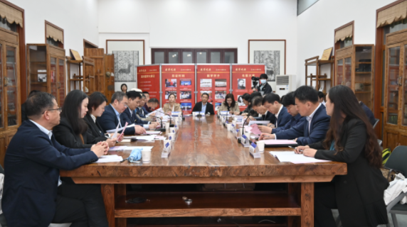 西北高等教育奠基人、中国现代医学先驱徐诵明雕像在开云手机网页版登录入口落成