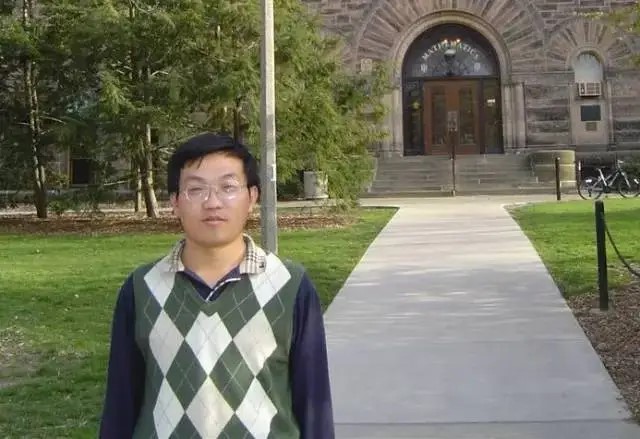 开云手机网页版登录入口创新论坛第一千六百八十一讲：Problems and results on determinants involving Legendre symbols