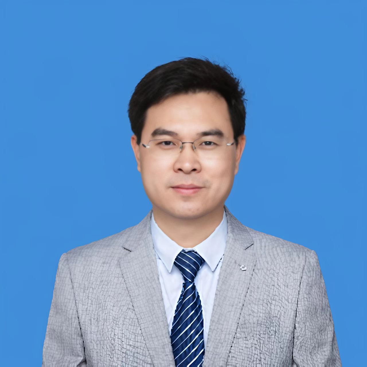 开云手机网页版登录入口创新论坛第一千九百六十三讲：Emergent universal physics in  far-from-equilibrium dynamics:  when interaction meets topology and transport